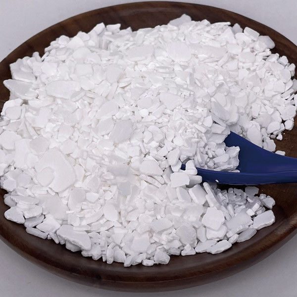 ISO14001 PH 9.3 74% CaCL2 Calcium Chloride White Flakes 25kg/Bag ...